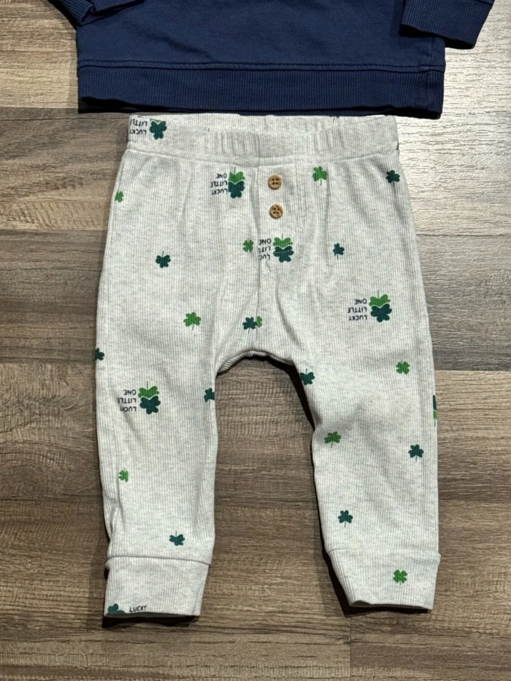 Carter’s Sweatshirt and Joggers Set - Picture 3 of 4